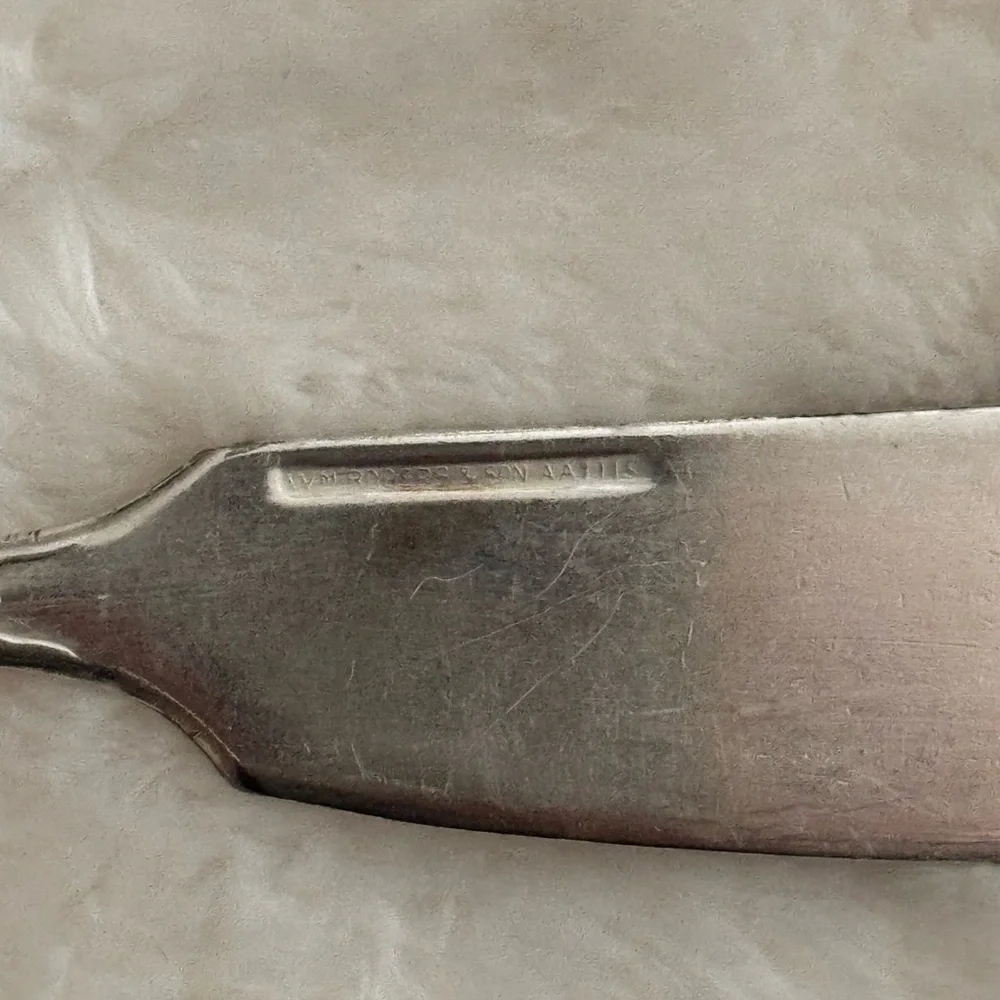 WM Roger’s & Son AA Gardenia Vintage Butter Knives Set of 2